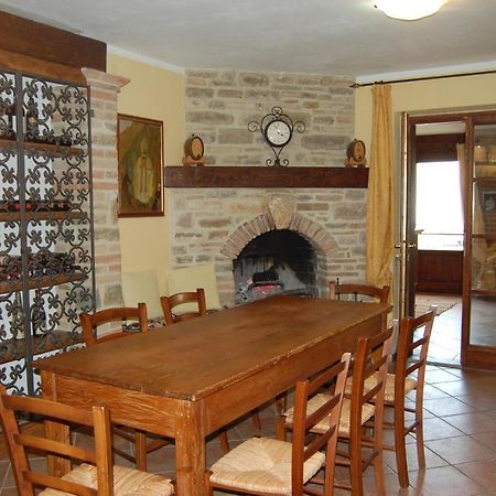 Agriturismo Countryhouse Le Giare กุบบีโอ ภายนอก รูปภาพ