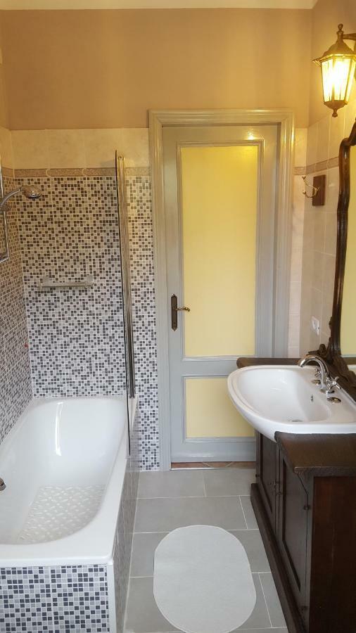 Agriturismo Countryhouse Le Giare กุบบีโอ ภายนอก รูปภาพ