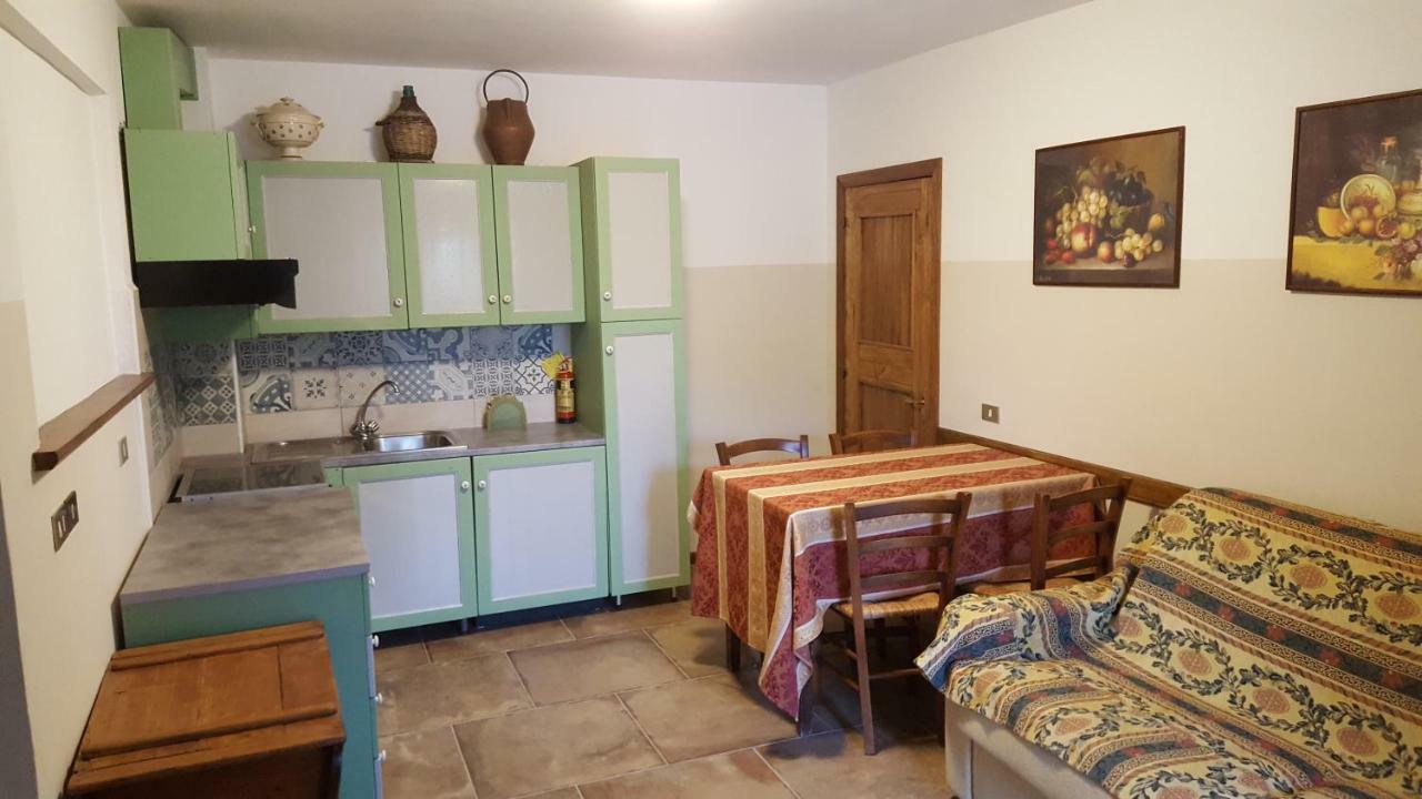 Agriturismo Countryhouse Le Giare กุบบีโอ ภายนอก รูปภาพ