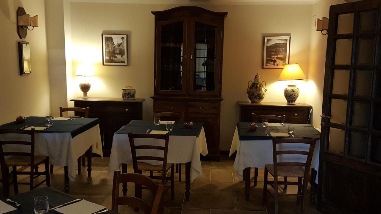 Agriturismo Countryhouse Le Giare กุบบีโอ ภายนอก รูปภาพ